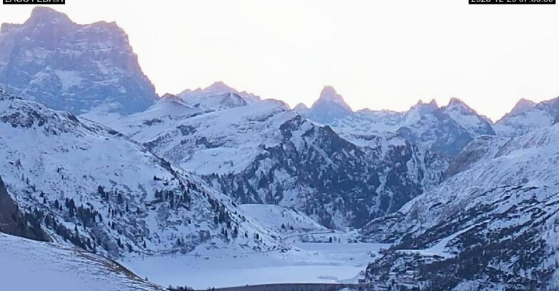 Webcam Canazei-Belvedere  - Lago e Passo Fedaia