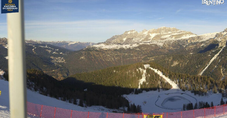 Webcam Pinzolo - Rifugio Doss del Sabion - 2100m