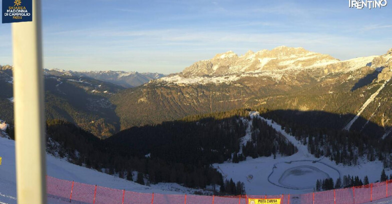 Webcam Pinzolo - Rifugio Doss del Sabion - 2100m