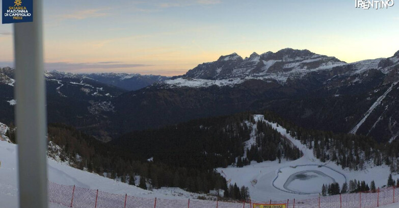 Webcam Pinzolo - Rifugio Doss del Sabion - 2100m