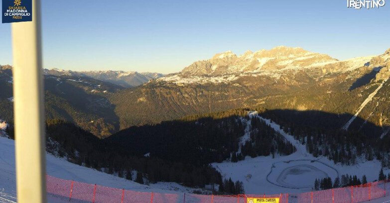 Webcam Pinzolo - Rifugio Doss del Sabion - 2100m