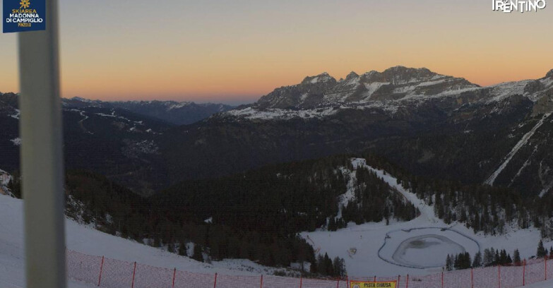 Webcam Pinzolo - Rifugio Doss del Sabion - 2100m