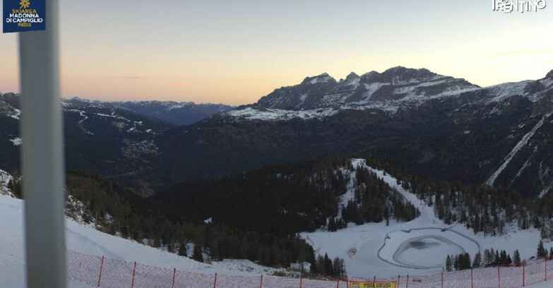 Webcam Pinzolo - Rifugio Doss del Sabion - 2100m