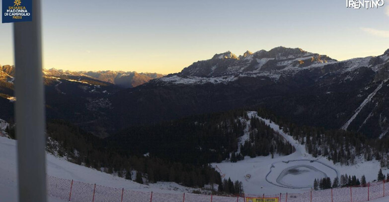 Webcam Pinzolo - Rifugio Doss del Sabion - 2100m