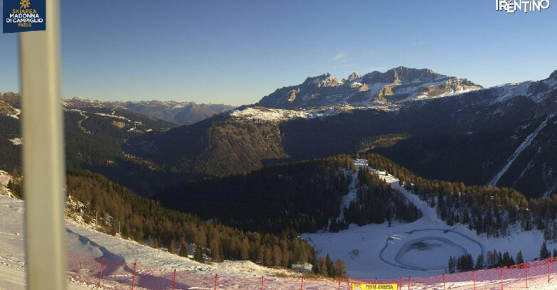 Webcam Pinzolo - Rifugio Doss del Sabion - 2100m