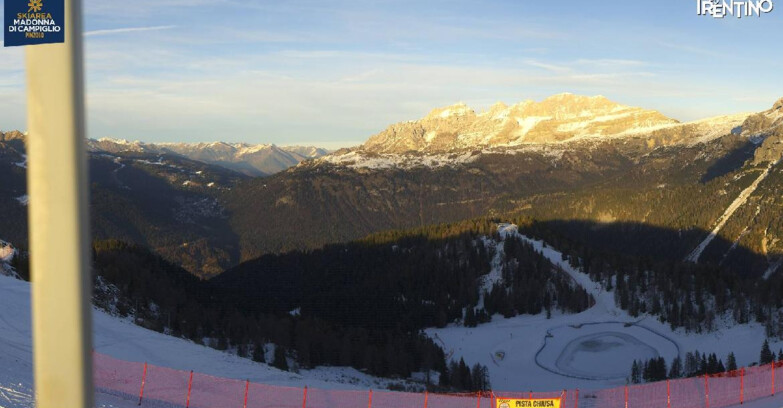 Webcam Pinzolo - Rifugio Doss del Sabion - 2100m