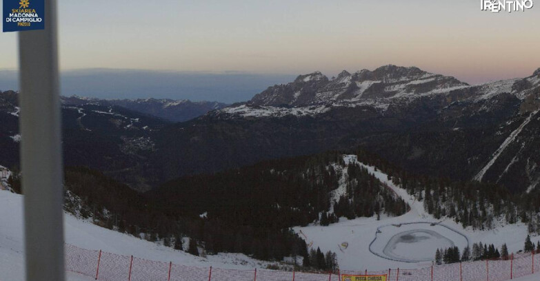 Webcam Pinzolo - Rifugio Doss del Sabion - 2100m
