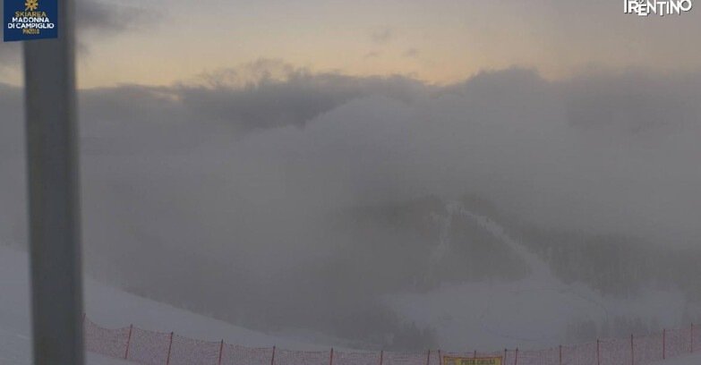 Webcam Pinzolo - Rifugio Doss del Sabion - 2100m