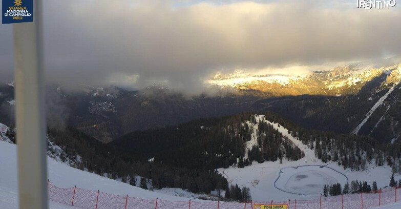 Webcam Pinzolo - Rifugio Doss del Sabion - 2100m