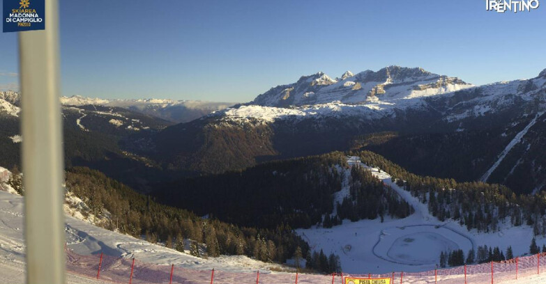 Webcam Pinzolo - Rifugio Doss del Sabion - 2100m