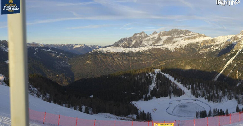 Webcam Pinzolo - Rifugio Doss del Sabion - 2100m