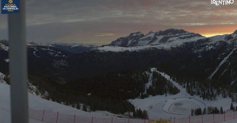 Webcam Pinzolo - Rifugio Doss del Sabion - 2100m