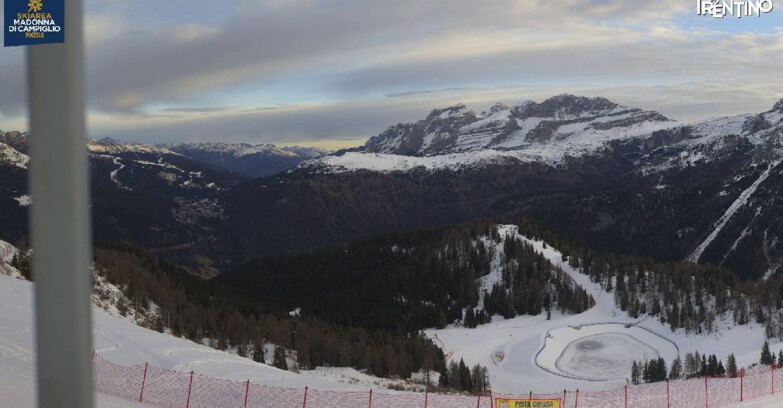 Webcam Pinzolo - Rifugio Doss del Sabion - 2100m