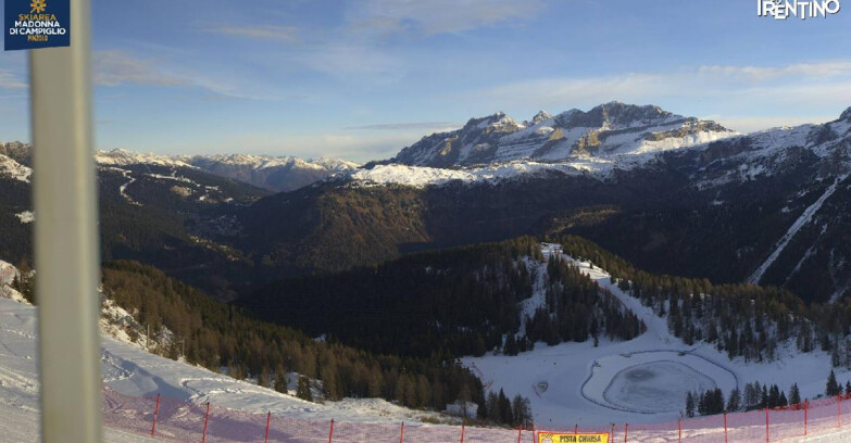 Webcam Pinzolo - Rifugio Doss del Sabion - 2100m