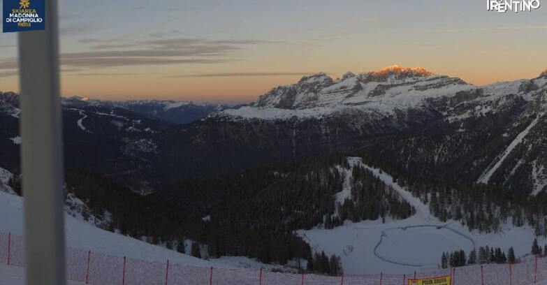 Webcam Pinzolo - Rifugio Doss del Sabion - 2100m