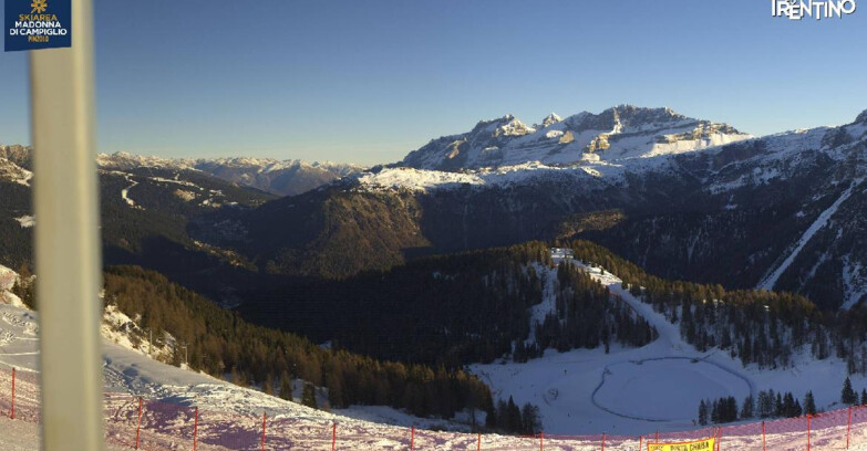 Webcam Pinzolo - Rifugio Doss del Sabion - 2100m