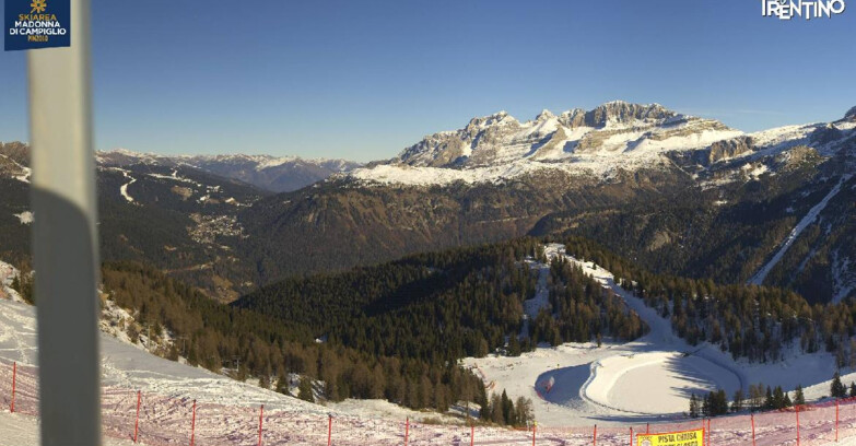 Webcam Pinzolo - Rifugio Doss del Sabion - 2100m