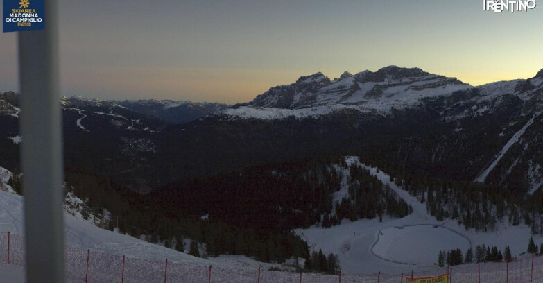 Webcam Pinzolo - Rifugio Doss del Sabion - 2100m