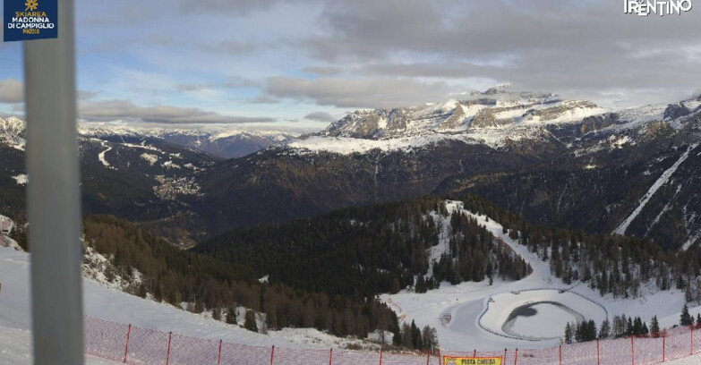 Webcam Pinzolo - Rifugio Doss del Sabion - 2100m