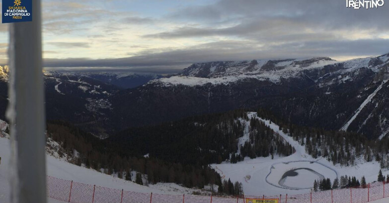 Webcam Pinzolo - Rifugio Doss del Sabion - 2100m