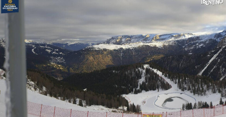 Webcam Pinzolo - Rifugio Doss del Sabion - 2100m