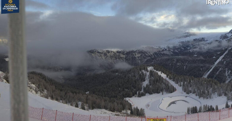 Webcam Pinzolo - Rifugio Doss del Sabion - 2100m