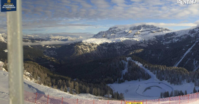 Webcam Pinzolo - Rifugio Doss del Sabion - 2100m