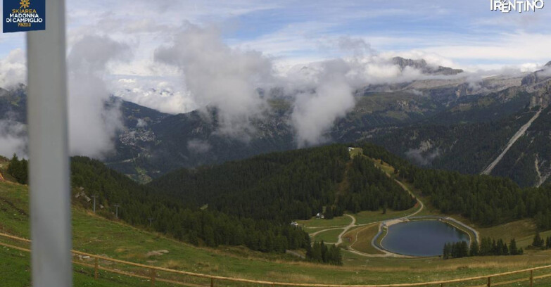 Webcam Pinzolo - Rifugio Doss del Sabion - 2100m