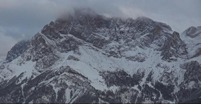 Webcam Сан-Мартино-ди-Кастроцца - Пассо-Ролле - Pale di San Martino