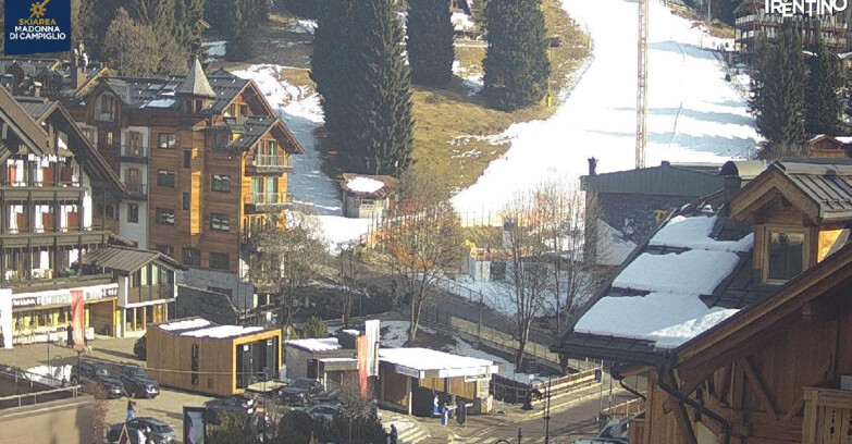 Webcam Madonna di Campiglio (Skiarea Campiglio Dolomiti di Brenta - Val di Sole Val Rendena) - Madonna di Campiglio