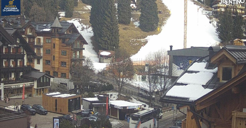 Webcam Madonna di Campiglio (Skiarea Campiglio Dolomiti di Brenta - Val di Sole Val Rendena) - Madonna di Campiglio
