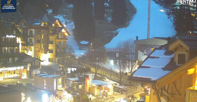 Webcam Madonna di Campiglio (Skiarea Campiglio Dolomiti di Brenta - Val di Sole Val Rendena) - Madonna di Campiglio