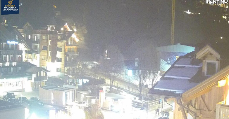 Webcam Madonna di Campiglio (Skiarea Campiglio Dolomiti di Brenta - Val di Sole Val Rendena) - Madonna di Campiglio