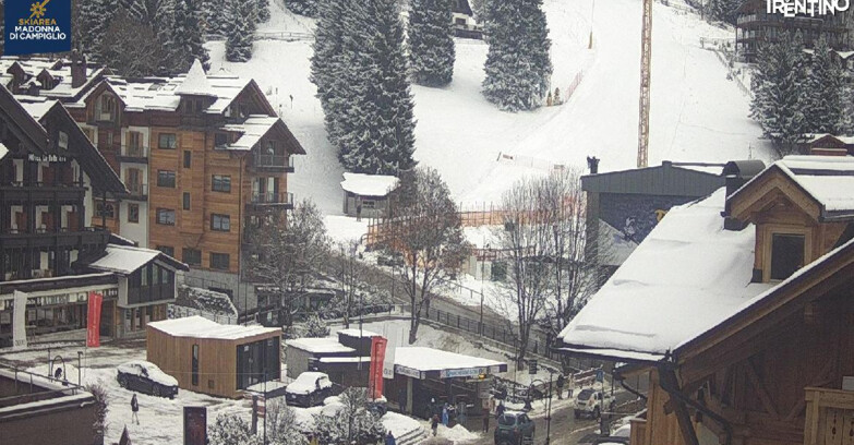 Webcam Madonna di Campiglio (Skiarea Campiglio Dolomiti di Brenta - Val di Sole Val Rendena) - Madonna di Campiglio