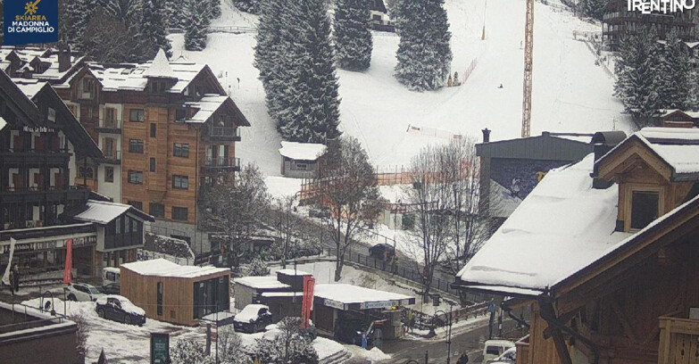 Webcam Madonna di Campiglio (Skiarea Campiglio Dolomiti di Brenta - Val di Sole Val Rendena) - Madonna di Campiglio