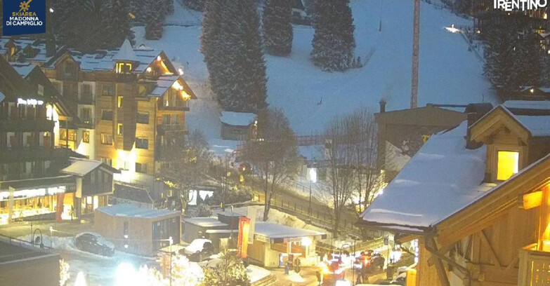 Webcam Madonna di Campiglio (Skiarea Campiglio Dolomiti di Brenta - Val di Sole Val Rendena) - Madonna di Campiglio