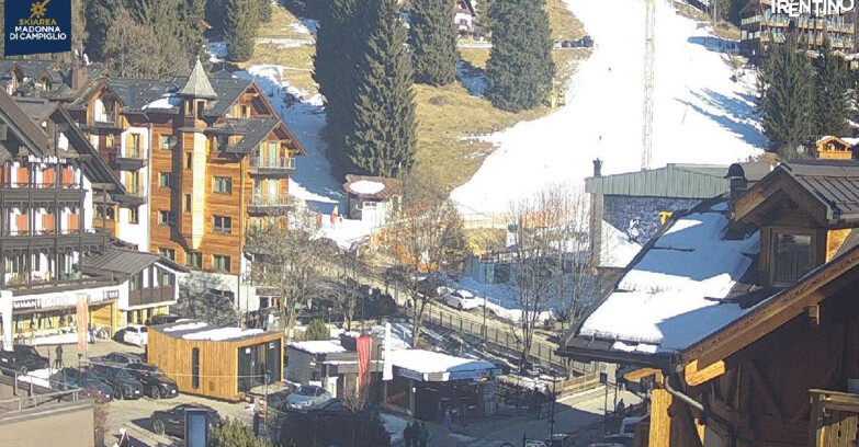 Webcam Madonna di Campiglio (Skiarea Campiglio Dolomiti di Brenta - Val di Sole Val Rendena) - Madonna di Campiglio