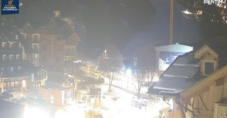 Webcam Madonna di Campiglio (Skiarea Campiglio Dolomiti di Brenta - Val di Sole Val Rendena) - Madonna di Campiglio