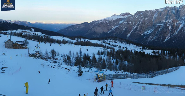 Webcam Madonna di Campiglio - Campiglio Rifugio Viviani 