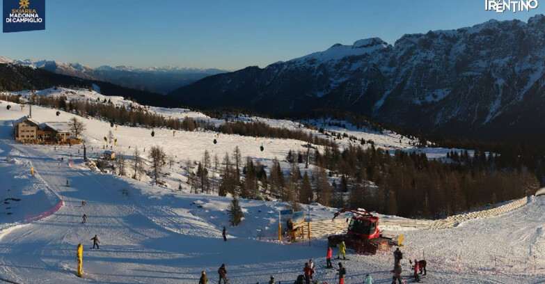 Webcam Madonna di Campiglio - Campiglio Rifugio Viviani 