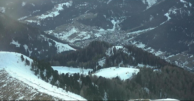 Webcam Pozza di Fassa-Aloch-Buffaure - Sasso Lungo e Sasso Piatto visti da Buffaure