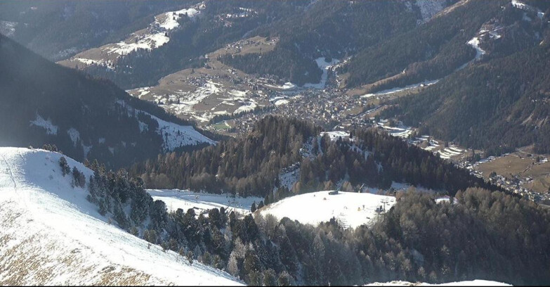 Webcam Pozza di Fassa-Aloch-Buffaure  - Sasso Lungo e Sasso Piatto visti da Buffaure