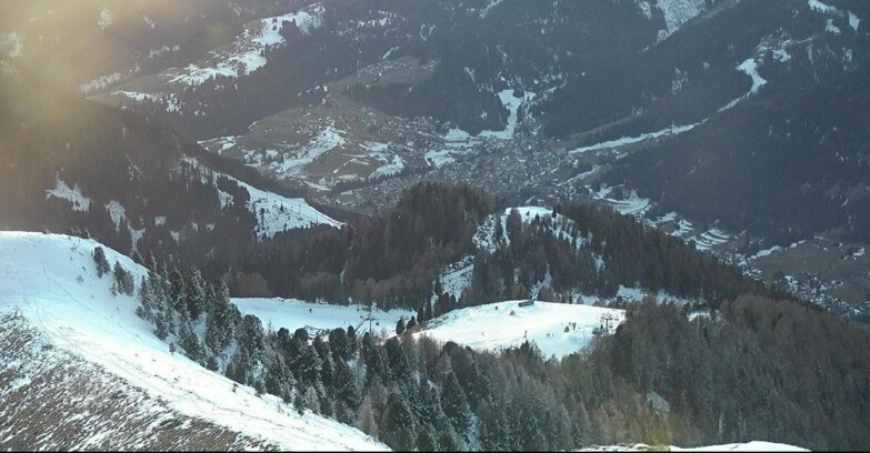 Webcam Pozza di Fassa-Aloch-Buffaure  - Sasso Lungo e Sasso Piatto visti da Buffaure