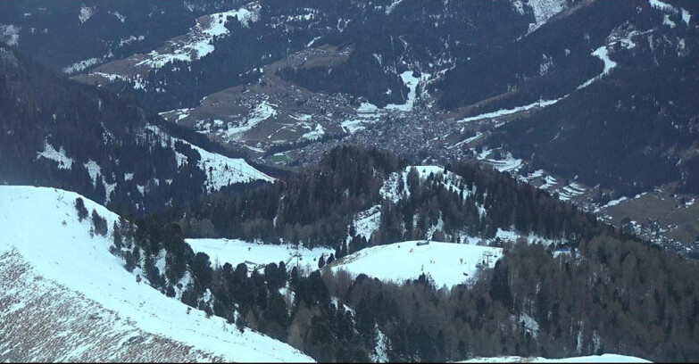 Webcam Pozza di Fassa-Aloch-Buffaure  - Sasso Lungo e Sasso Piatto visti da Buffaure