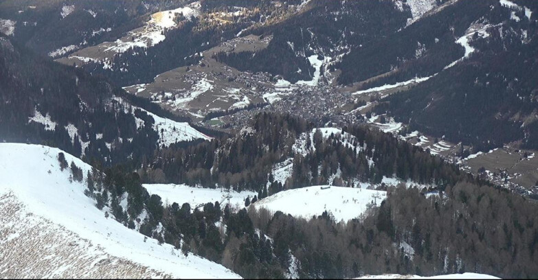 Webcam Pozza di Fassa-Aloch-Buffaure  - Sasso Lungo e Sasso Piatto visti da Buffaure