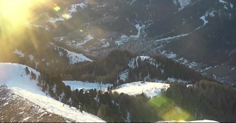 Webcam Pozza di Fassa-Aloch-Buffaure  - Sasso Lungo e Sasso Piatto visti da Buffaure