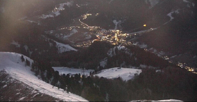 Webcam Pozza di Fassa-Aloch-Buffaure  - Sasso Lungo e Sasso Piatto visti da Buffaure