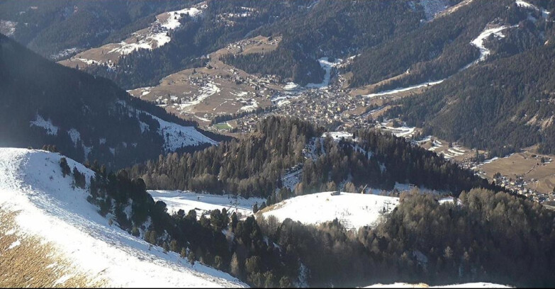 Webcam Pozza di Fassa-Aloch-Buffaure - Sasso Lungo e Sasso Piatto visti da Buffaure