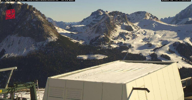 Webcam Campitello-Mazzin-Col Rodella  - Canazei - Belvedere - Skiarea Belvedere