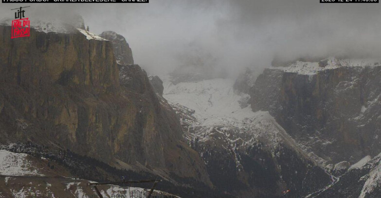 Webcam Campitello-Mazzin-Col Rodella - Canazei - Belvedere - Skiarea Belvedere